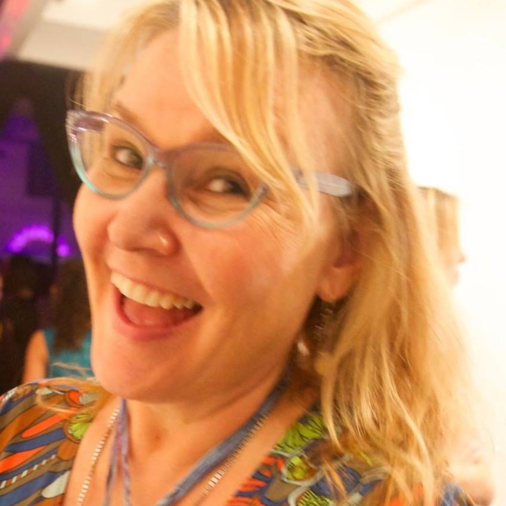 Sandra, natural colorful fashions!